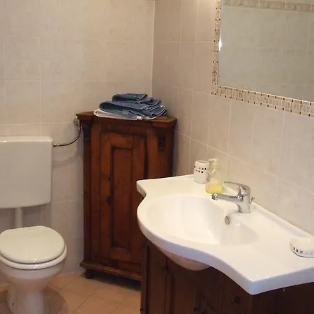 Alojamento de Acomodação e Pequeno-almoço Chiara 3*